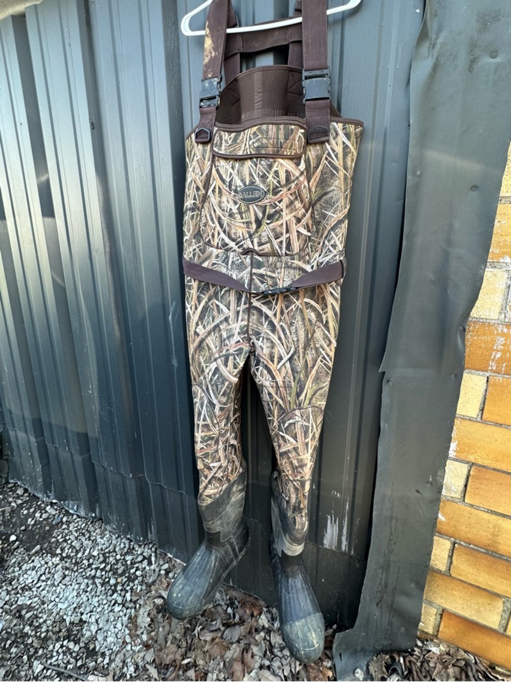Realtree-Style Camouflage Chest Waders with Built-In Boots - Brown/Green